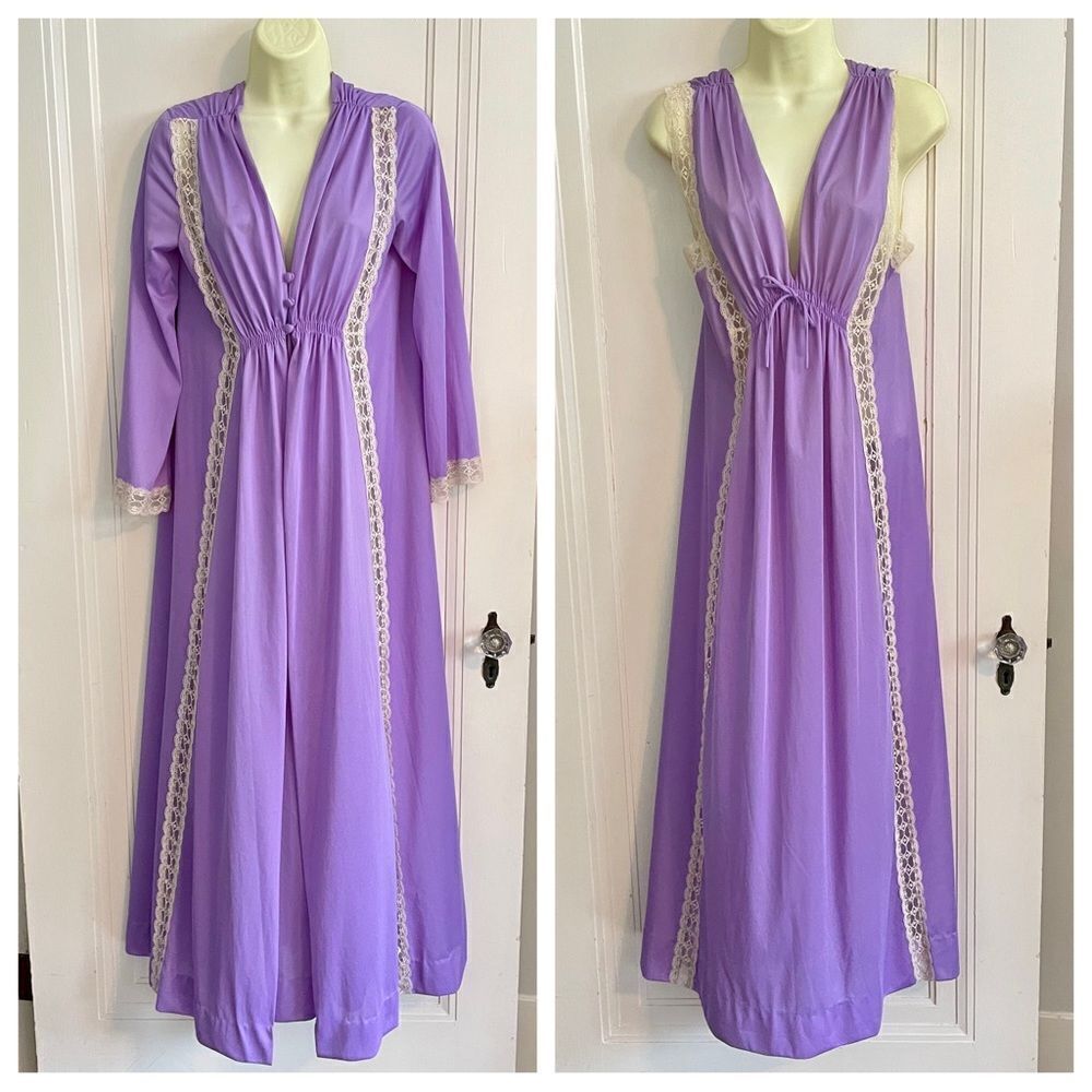 Vtg 60s Gossard Artimis lavender with cream lace long nylon robe & gown set